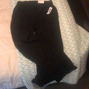 Old navy linen pants. Never worn. Tags still on.